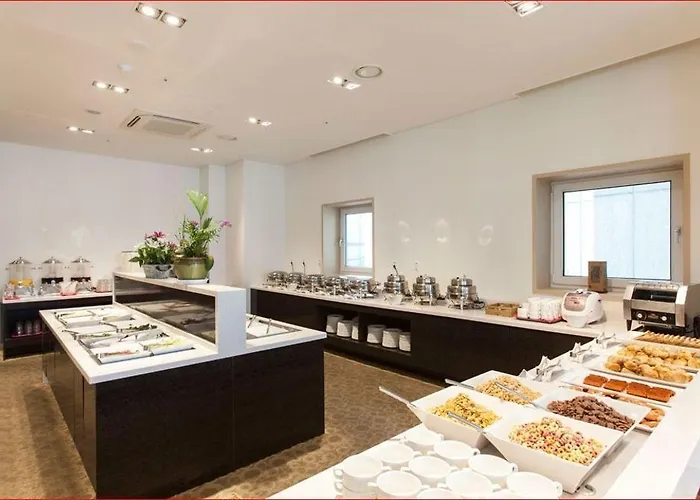 Hotel Ramada Encore By Wyndham Dongdaemun 4*